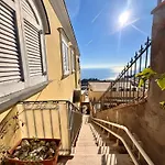 Rooftop Belvedere 公寓